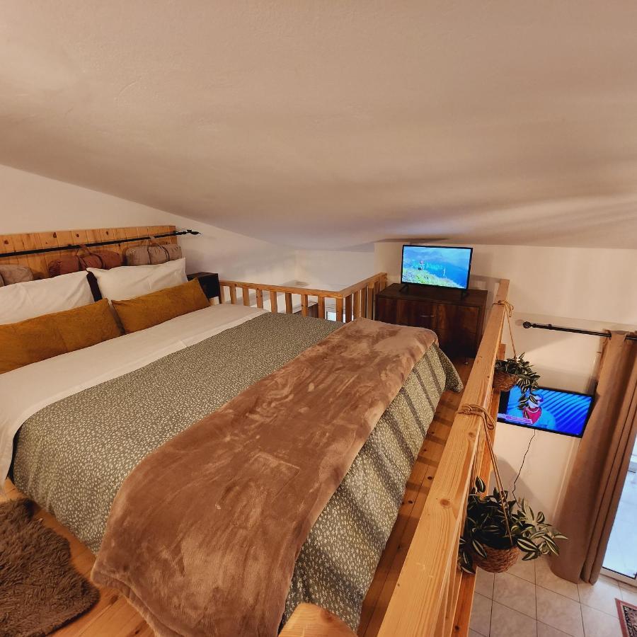Luxury Loft Apartment Vivian Patras Exterior foto